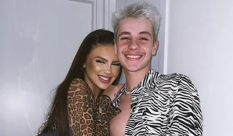 Ex de Juliano Floss, Vivi Wanderley quebra o silêncio e expõe trauma em namoro com o brother:  "Quebrada emocionalmente"